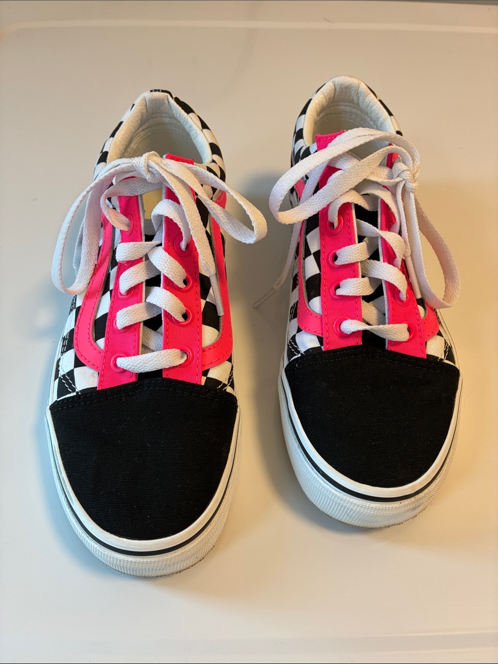 Vans women Checkerboard Lace-Up Sneakers in Hot Pink, Black & White size 7